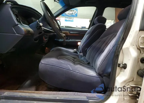 1996 Mercury Grand Marquis Gs z USA, uszkodzony, nr VIN 2MELM74W9TX666593